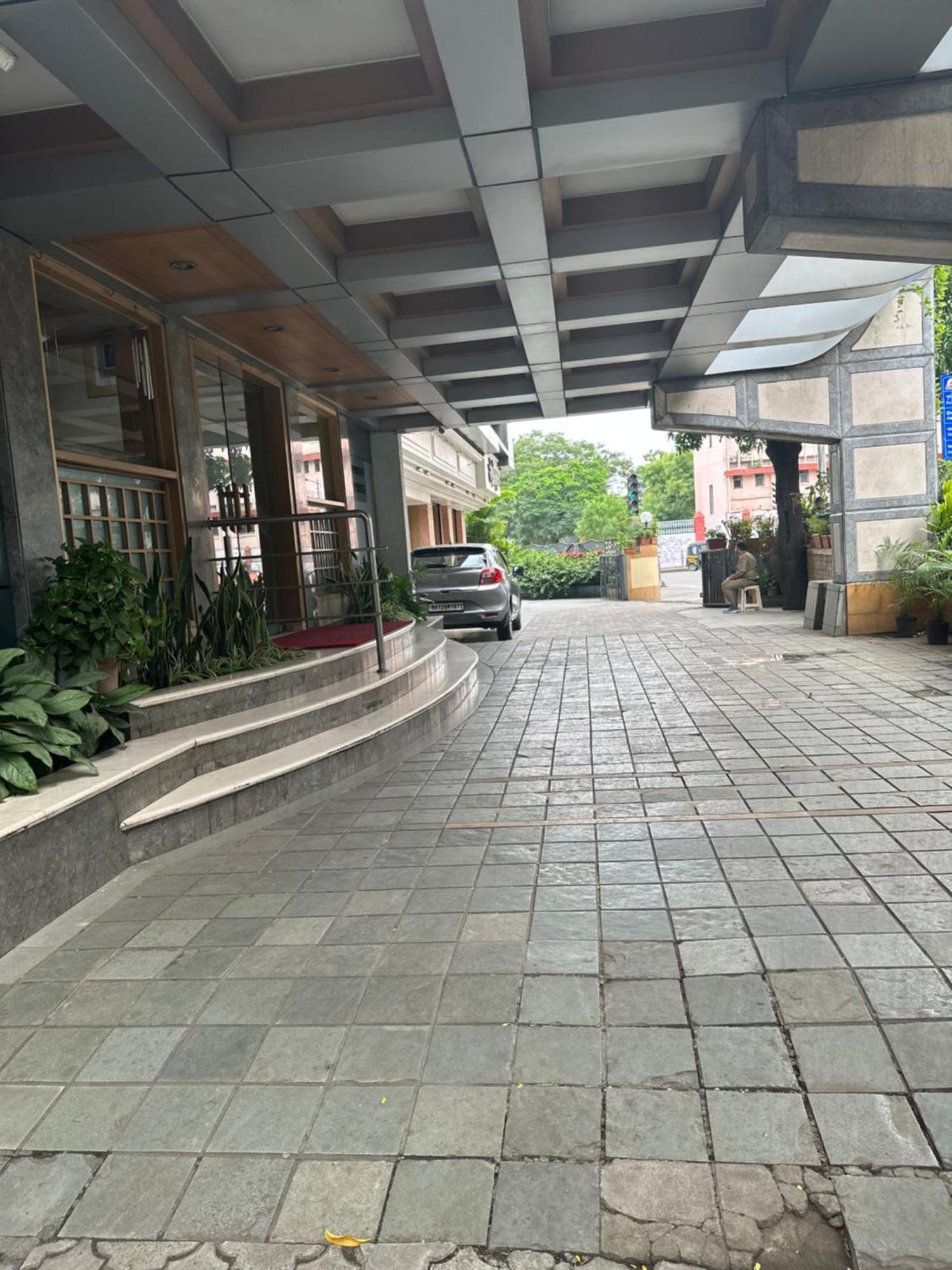 Hotel Ashirwad Pune Dış mekan fotoğraf